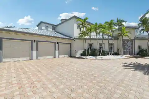 Ocean Access Point Lot in Prestigious Location