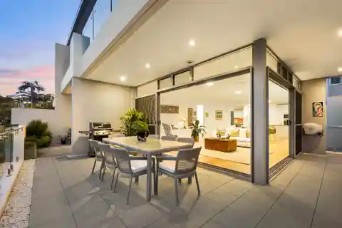 Refined Modern Apartment