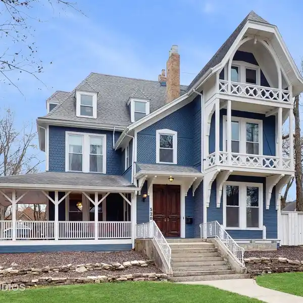 HISTORIC MASTERPIECE IN THE HEART OF OAK PARK