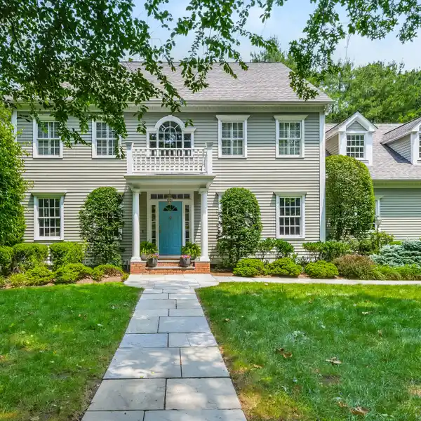 SPACIOUS FAMILY HOME WITH FINISHED BASEMENT