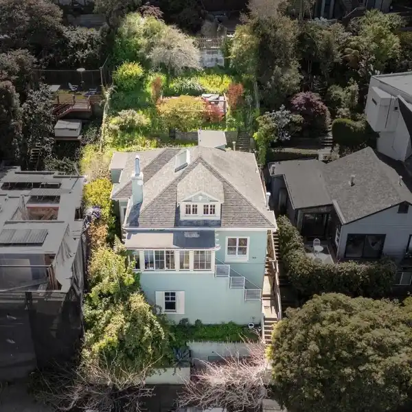 EXCEPTIONAL PROPERTY WITH GREAT POTENTIAL
