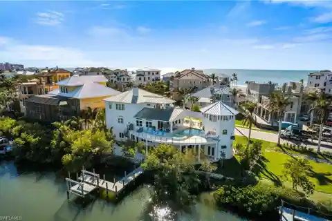 Beautifully Renovated Waterfront Estate in Barefoot Beach