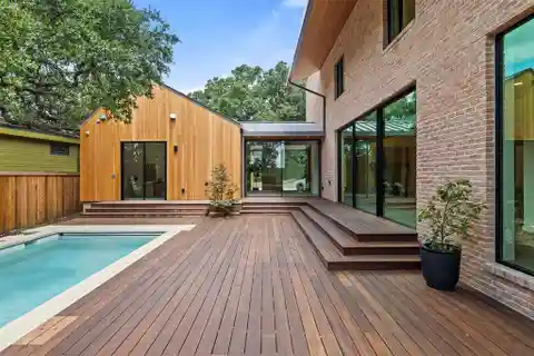 Extraordinary New Construction