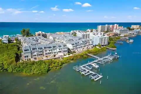 Beautifully Appointed Townhome in Indian Shores