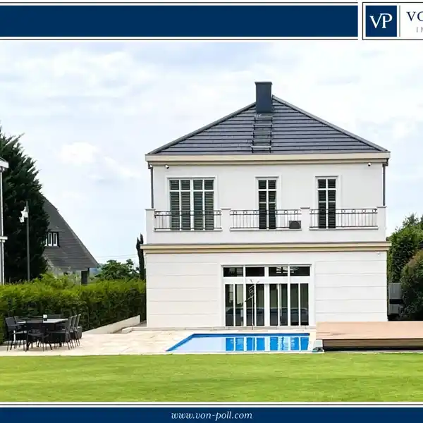 ENERGY-EFFICIENT VILLA WITH POOL AND 3 GARAGES IN A UNIQUE PANORAMIC LOCATION