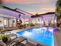 INCREDIBLE MOVE-IN READY RESIDENCE IN NAPLES