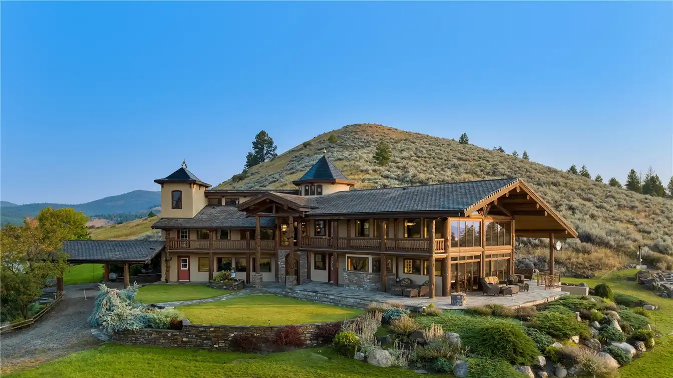 Gorgeous Secluded Ranch Retreat