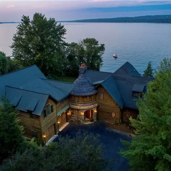 MAGNIFICENT SKANEATELES LAKE WATERFRONT ESTATE