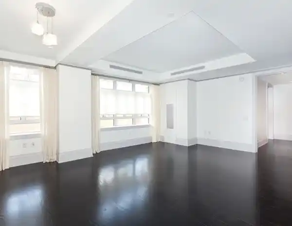 STUNNING SPLIT TWO BEDROOM APARTMENT FOR RENT