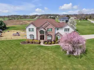Stately Home on 2.5 Country Acres
