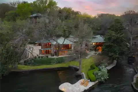 Remarkable Lake Austin Estate