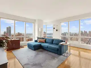 Expansive High-floor Home