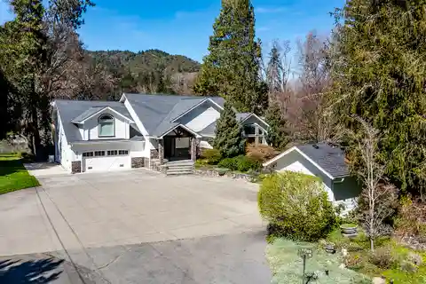 Tranquility and Modern Comfort