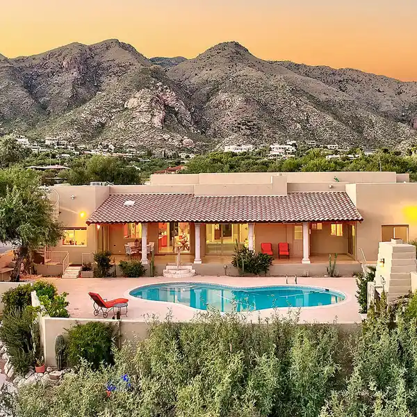 REMODELED SOUTHWESTERN CONTEMPORARY IN SKYLINE COUNTRY CLUB ESTATES