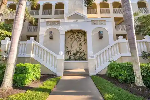 Top Floor Residence in Pebble Creek