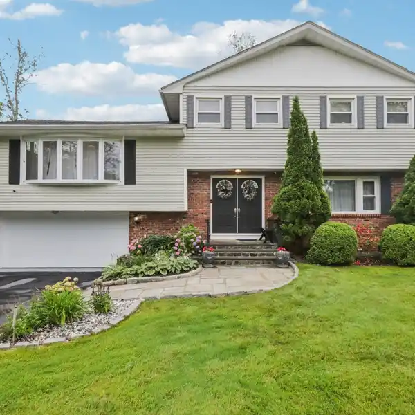 BEAUTIFULLY MAINTAINED BILEVEL HOME