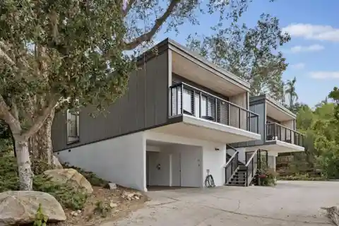 Beautifully Renovated Santa Barbara Duplex