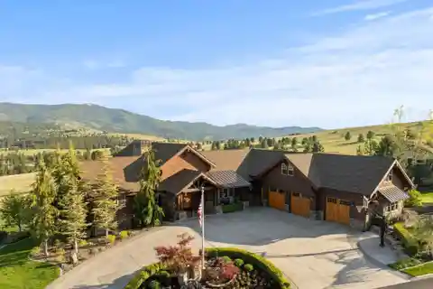 Spectacular Legacy Ridge Property