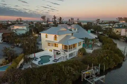 Lovely Waterfront Retreat on Anna Maria Island