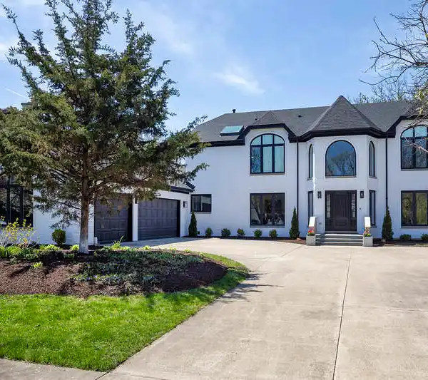 BEAUTIFULLY RENOVATED HOME IN THE DESIRABLE WOODMERE SUBDIVISION