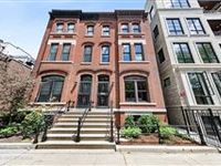 VINTAGE ROWHOUSE IN TOP-NOTCH LOCATION
