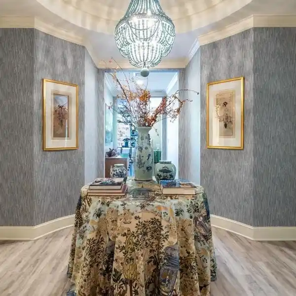 ONE-OF-A-KIND UPTOWN RESIDENCE