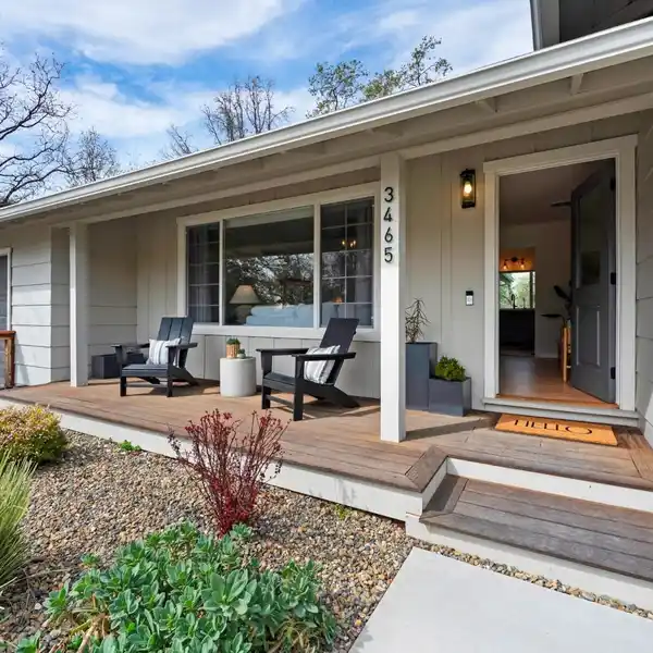 COUNTRY CHARM WITH MODERN COMFORT
