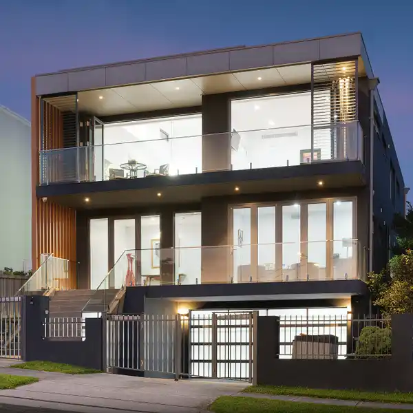 SPECTACULAR LUXURY RESIDENCE IN TENNYSON POINT