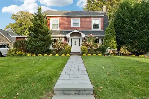 Charming Dutch Colonial in East Williston