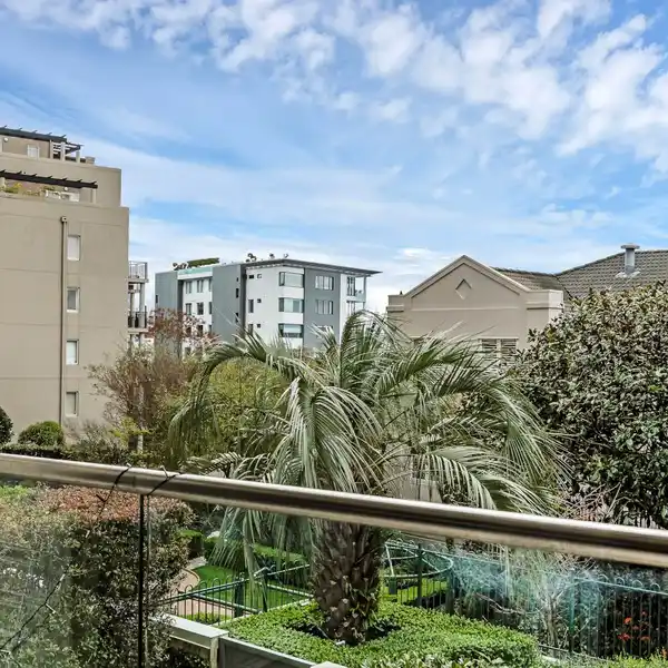 BROADWAY PARK ELEGANCE WITH RESORT AMENITIES