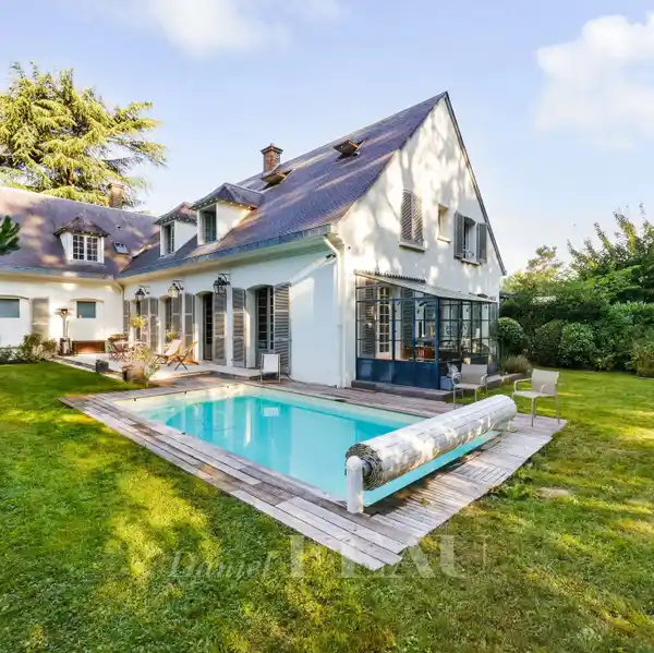 PEACEFUL PROPERTY IN A PRIVILEGED LOCATION