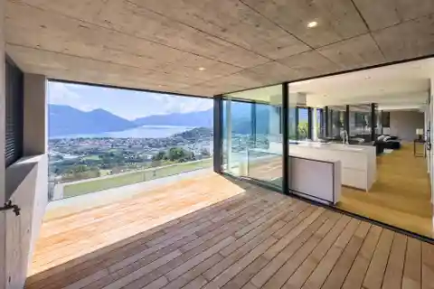 Bright Home with Stunning Panoramic Views