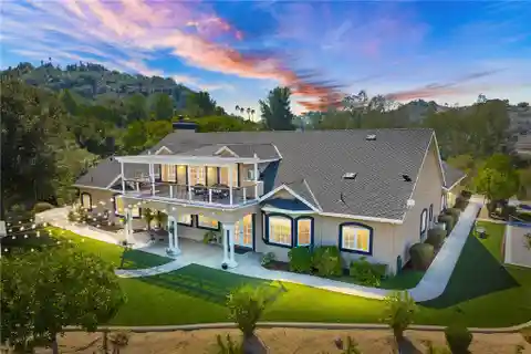 Spectacular Resort-Style Estate