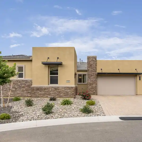 EXCEPTIONAL PANORAMIC VIEW RETREAT