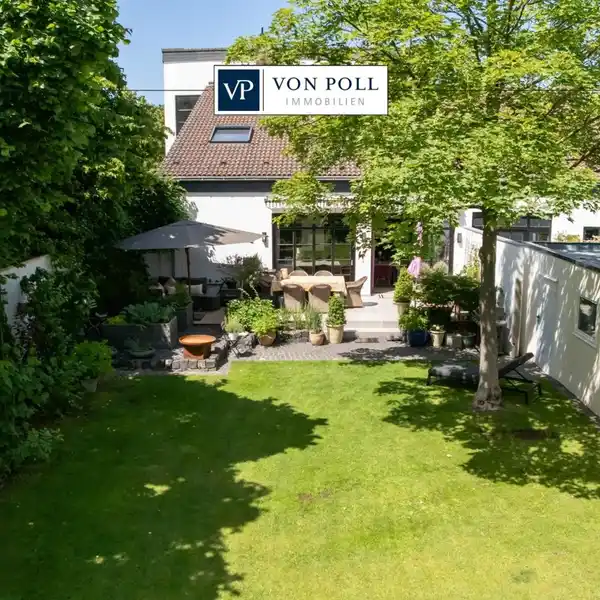 UNIQUE HOME WITH LOFT-LIKE STYLE