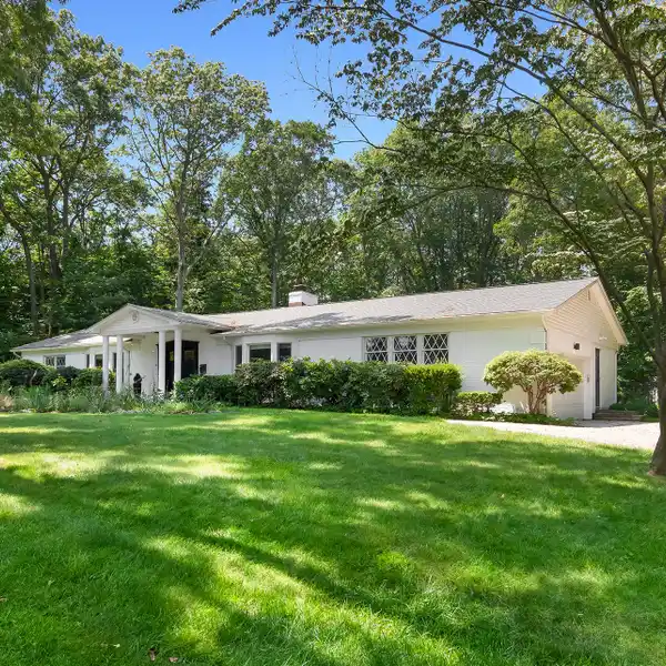 LOVINGLY RESTORED MINT-CONDITION MODERN 1964 RANCH