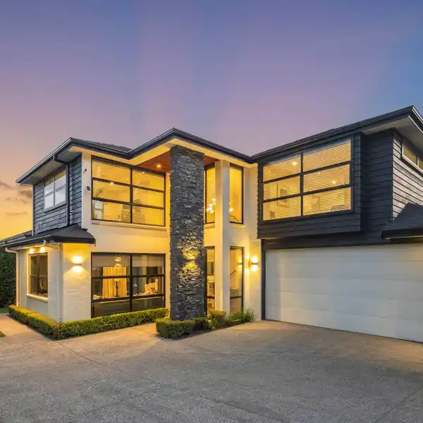 SOPHISTICATED AND CHARISMATIC FAMILY HOME