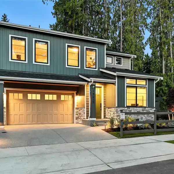 NEW MODERN FARMHOUSE IN COYOTE WOODS