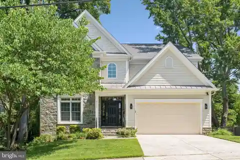 Elegance and Comfort in a Convenient Location