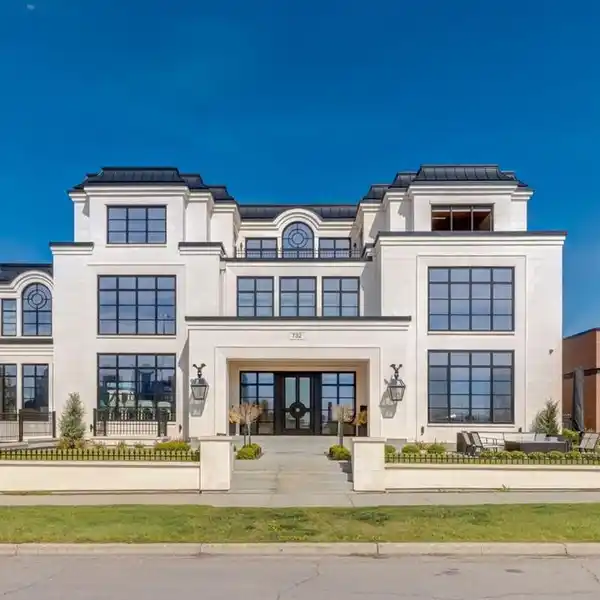 A WHIMSICAL YET REFINED FAMILY RETREAT