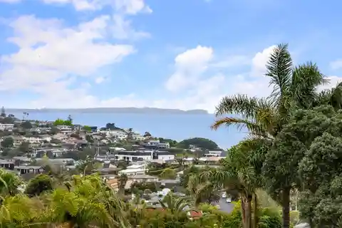 An Extraordinary Mairangi Bay Lifestyle