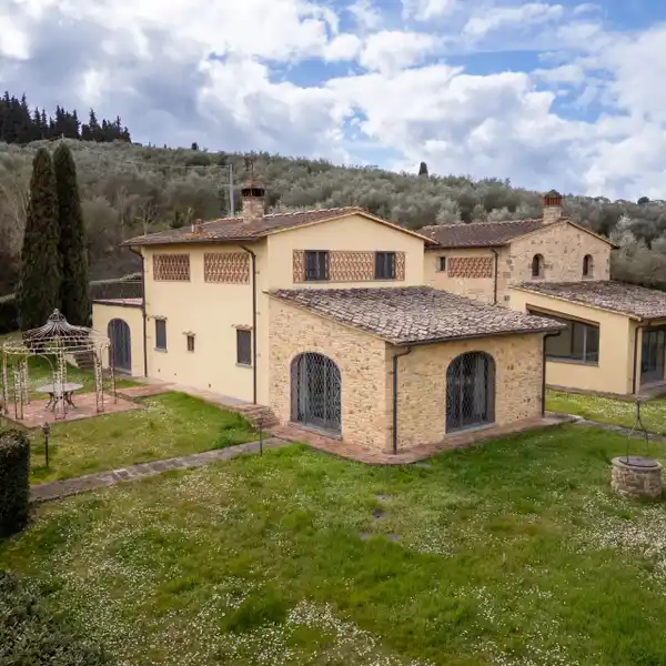 COMPOUND WITH TWO FARMHOUSES