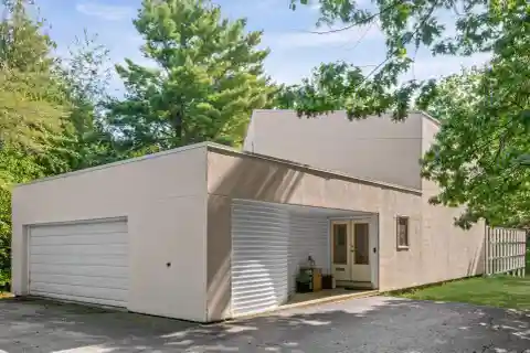 Beautiful Custom Contemporary Home,