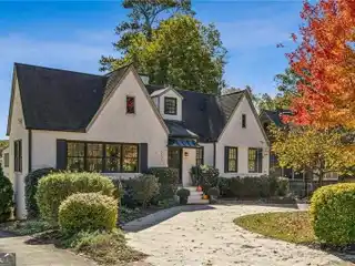 Effortless Elegance in Most Iconic Neighborhood