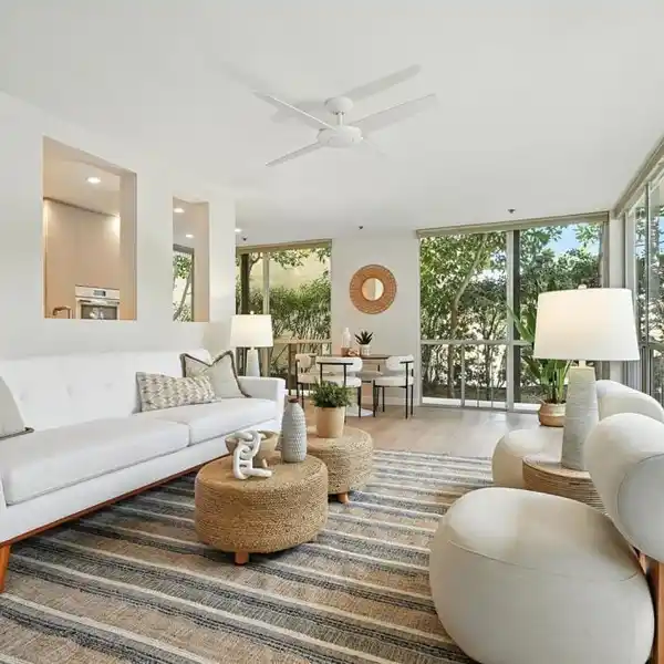 STYLISH COASTAL LIVING STEPS FROM EVERYTHING