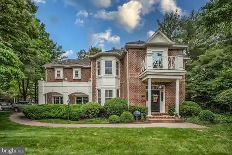 Beautifully Updated Home in the Gates at Avenel