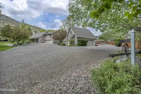 Hidden Paradise in Coveted Location