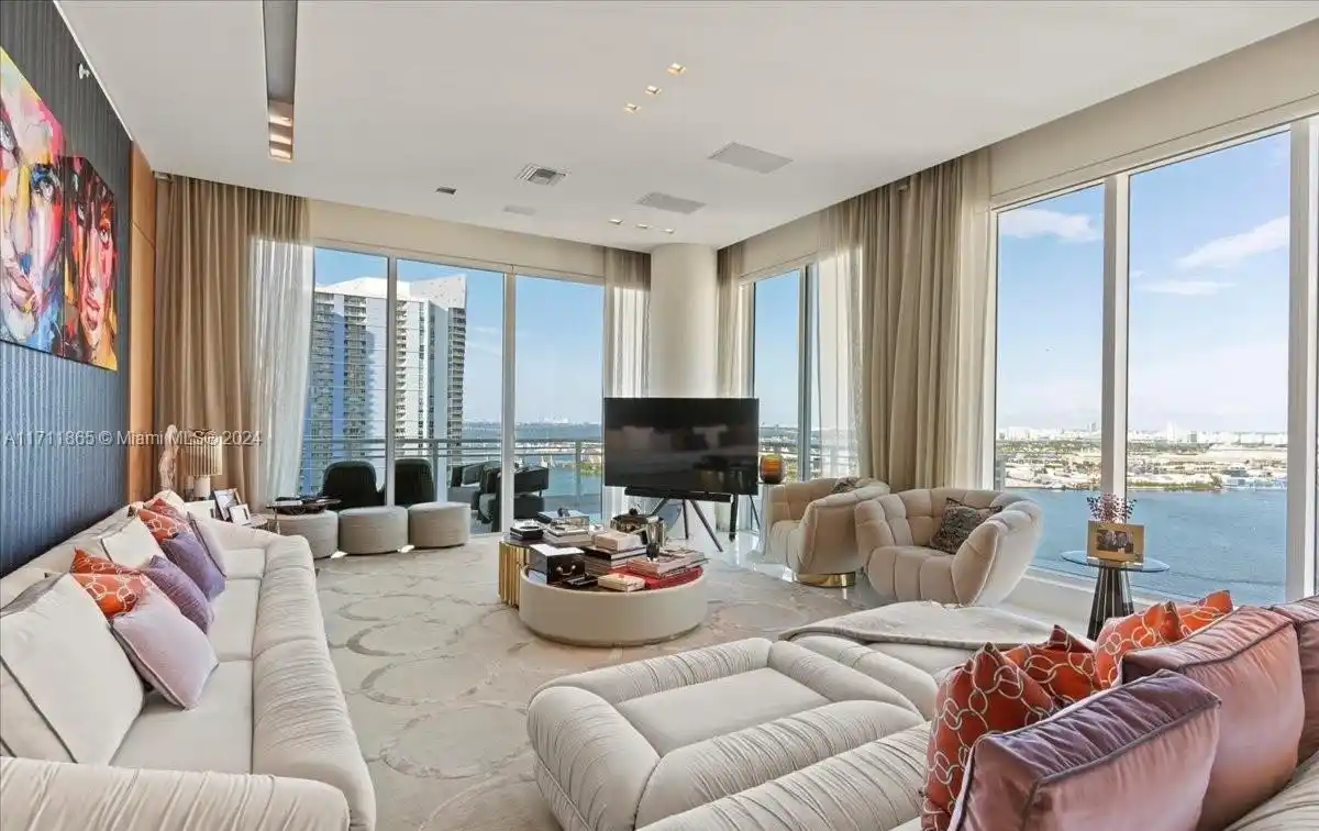 Exclusive Sky Residence on Popular Brickell Key Island
