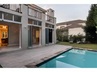 Exquisite Residence in the Val De Vie Estate