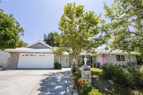 Beautifully Maintained Ranch-Style Residence